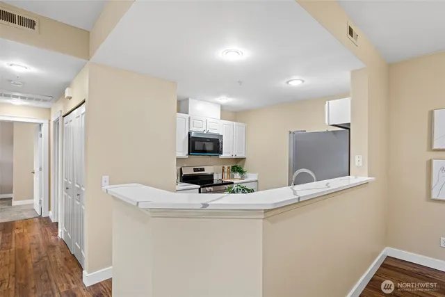 $2,550 | 5292 236th Place Southeast, Unit 241, Issaquah, WA 98029