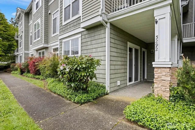 $2,550 | 5292 236th Place Southeast, Unit 241, Issaquah, WA 98029