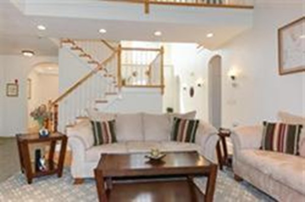 42 Albee Road Uxbridge, MA 01569 - Photo 5 of 24 Gallery Image 5