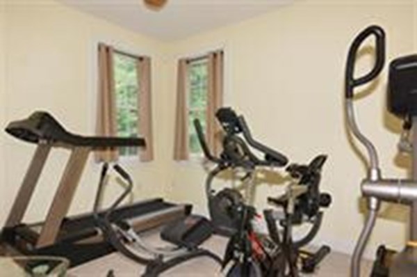 42 Albee Road Uxbridge, MA 01569 - Photo 8 of 24 Gallery Image 8