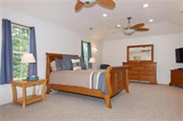 42 Albee Road Uxbridge, MA 01569 - Photo 10 of 24 Gallery Image 10