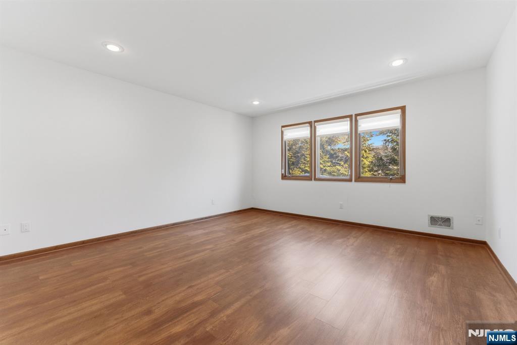 125 Hickory Avenue, Unit A Tenafly, NJ 07670 - Photo 17 of 25