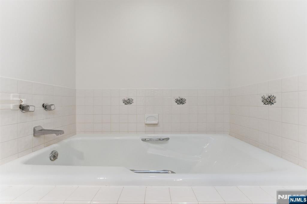 125 Hickory Avenue, Unit A Tenafly, NJ 07670 - Photo 18 of 25