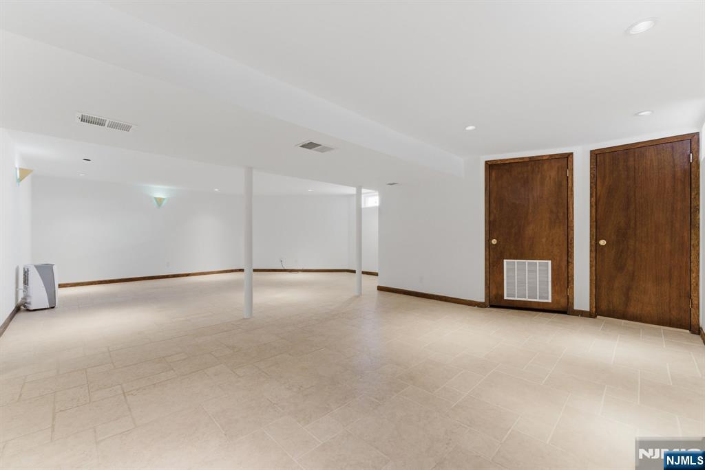 125 Hickory Avenue, Unit A Tenafly, NJ 07670 - Photo 23 of 25