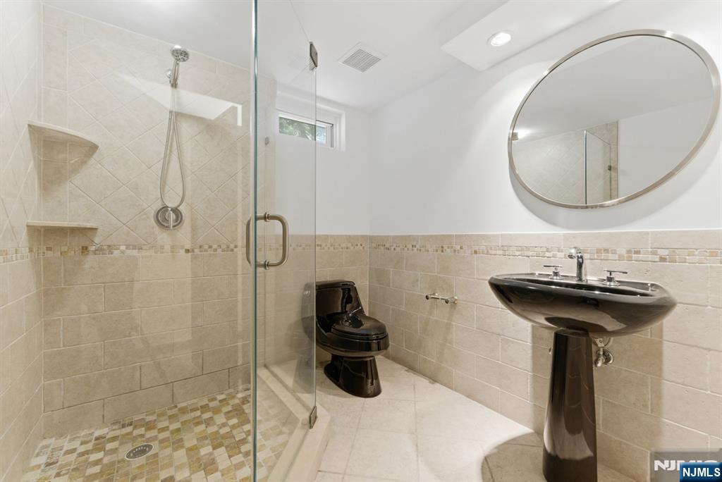 125 Hickory Avenue, Unit A Tenafly, NJ 07670 - Photo 24 of 25