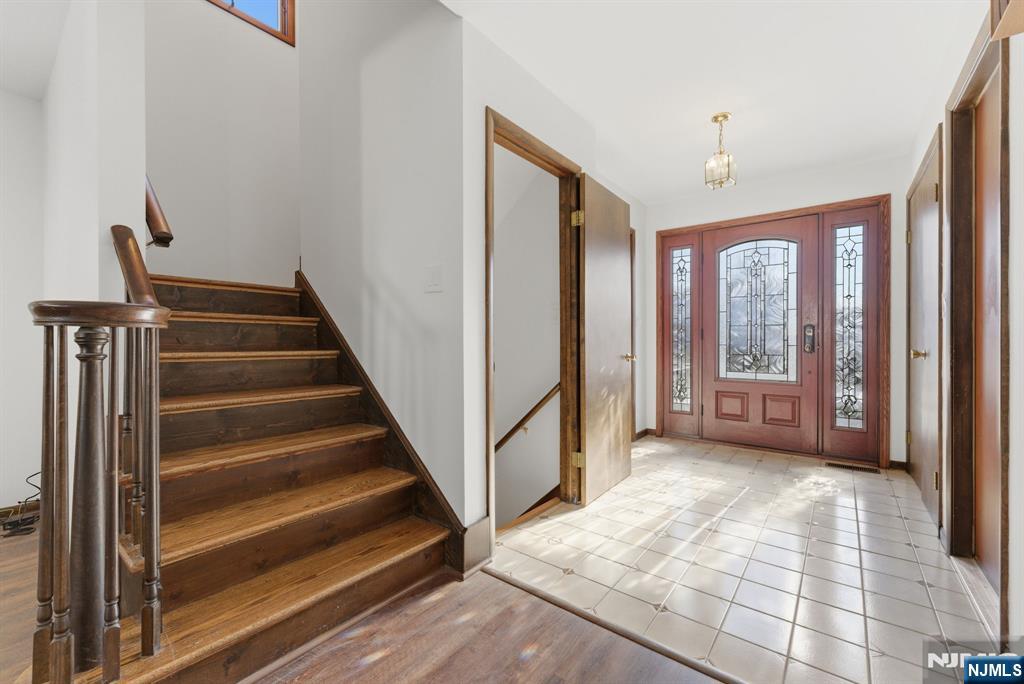 125 Hickory Avenue, Unit A Tenafly, NJ 07670 - Photo 3 of 25