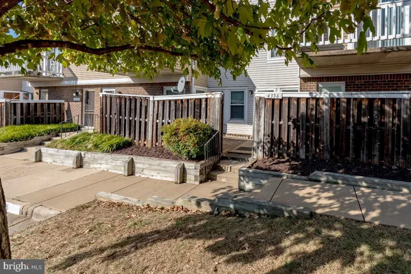 $270,000 | 4356 Pembrook Village Drive, Unit 65, Alexandria, VA 22309