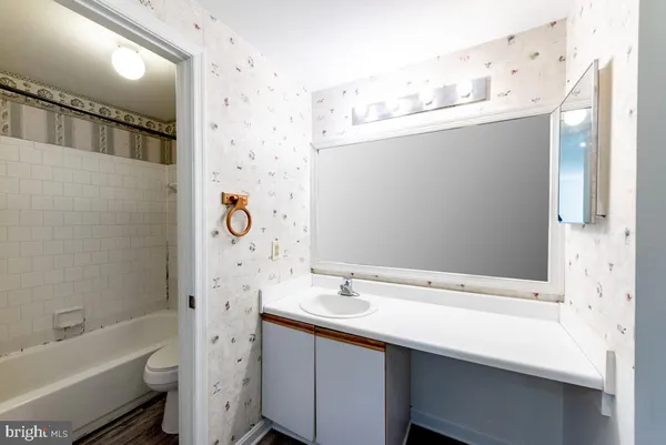 $270,000 | 4356 Pembrook Village Drive, Unit 65, Alexandria, VA 22309