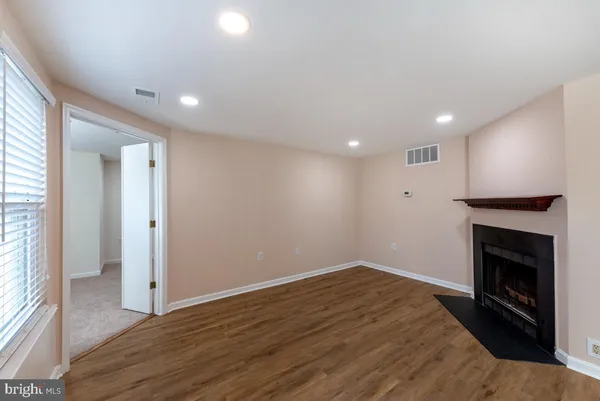 $270,000 | 4356 Pembrook Village Drive, Unit 65, Alexandria, VA 22309
