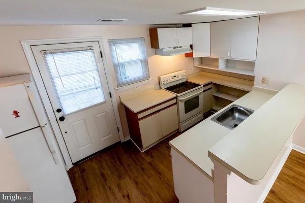 $270,000 | 4356 Pembrook Village Drive, Unit 65, Alexandria, VA 22309