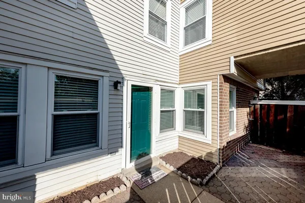 $270,000 | 4356 Pembrook Village Drive, Unit 65, Alexandria, VA 22309