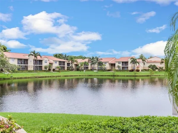 $200,000 | 1235 Southwest 46th Avenue, Unit 707, Pompano Beach, FL 33069