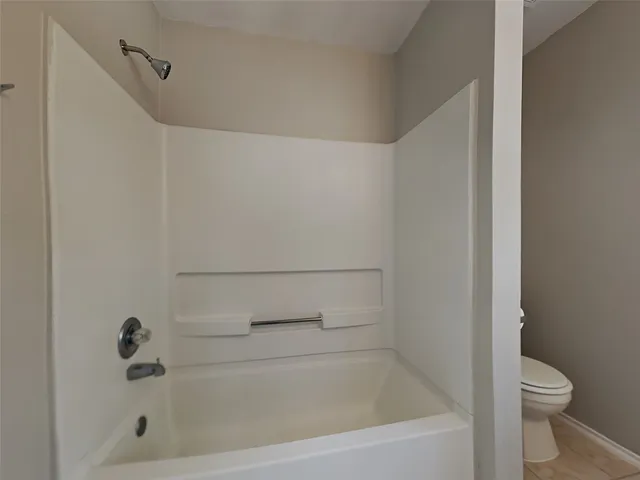 $1,905 | 427 Remington Creek Drive, Houston, TX 77073