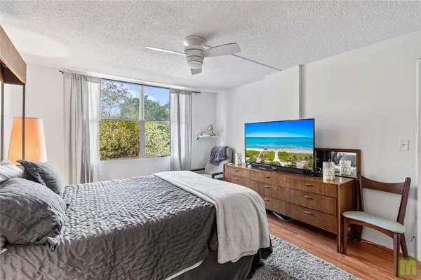 $164,900 | 105 Royal Park Drive, Unit 2G, Oakland Park, FL 33309