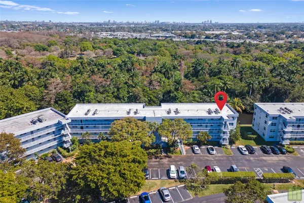 $164,900 | 105 Royal Park Drive, Unit 2G, Oakland Park, FL 33309