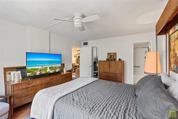 $164,900 | 105 Royal Park Drive, Unit 2G, Oakland Park, FL 33309