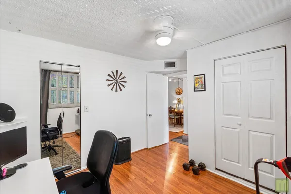 $164,900 | 105 Royal Park Drive, Unit 2G, Oakland Park, FL 33309
