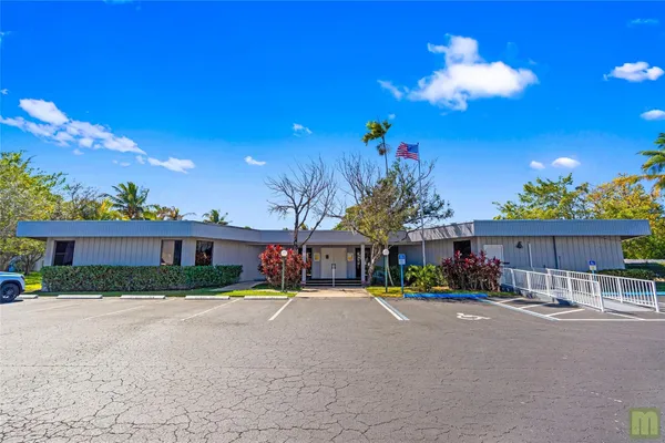 $164,900 | 105 Royal Park Drive, Unit 2G, Oakland Park, FL 33309