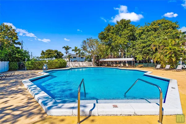 $164,900 | 105 Royal Park Drive, Unit 2G, Oakland Park, FL 33309