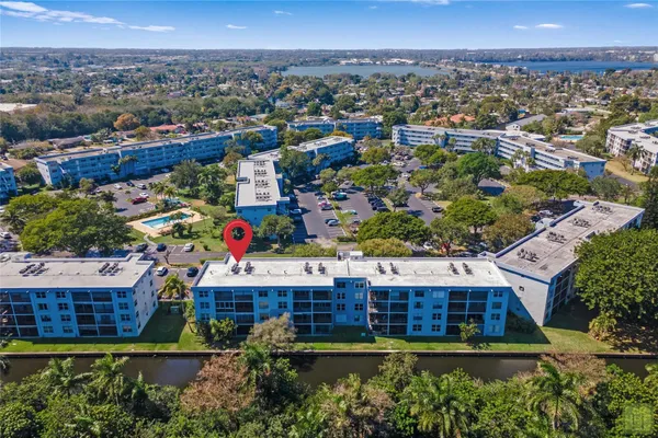 $164,900 | 105 Royal Park Drive, Unit 2G, Oakland Park, FL 33309