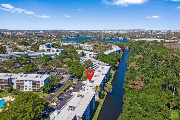 $164,900 | 105 Royal Park Drive, Unit 2G, Oakland Park, FL 33309