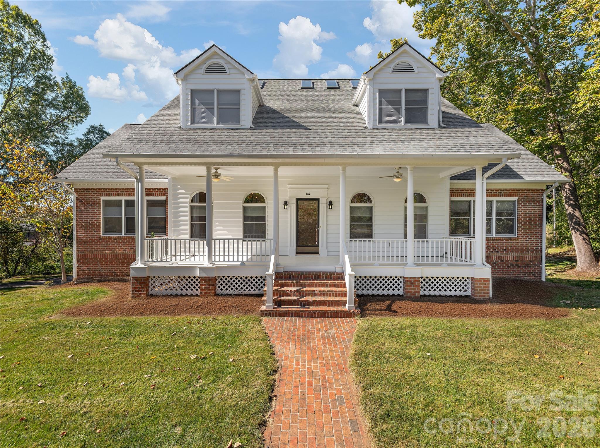44 Ardoyne Road Asheville, NC 28804 - Photo 2 of 48 Gallery Image 2