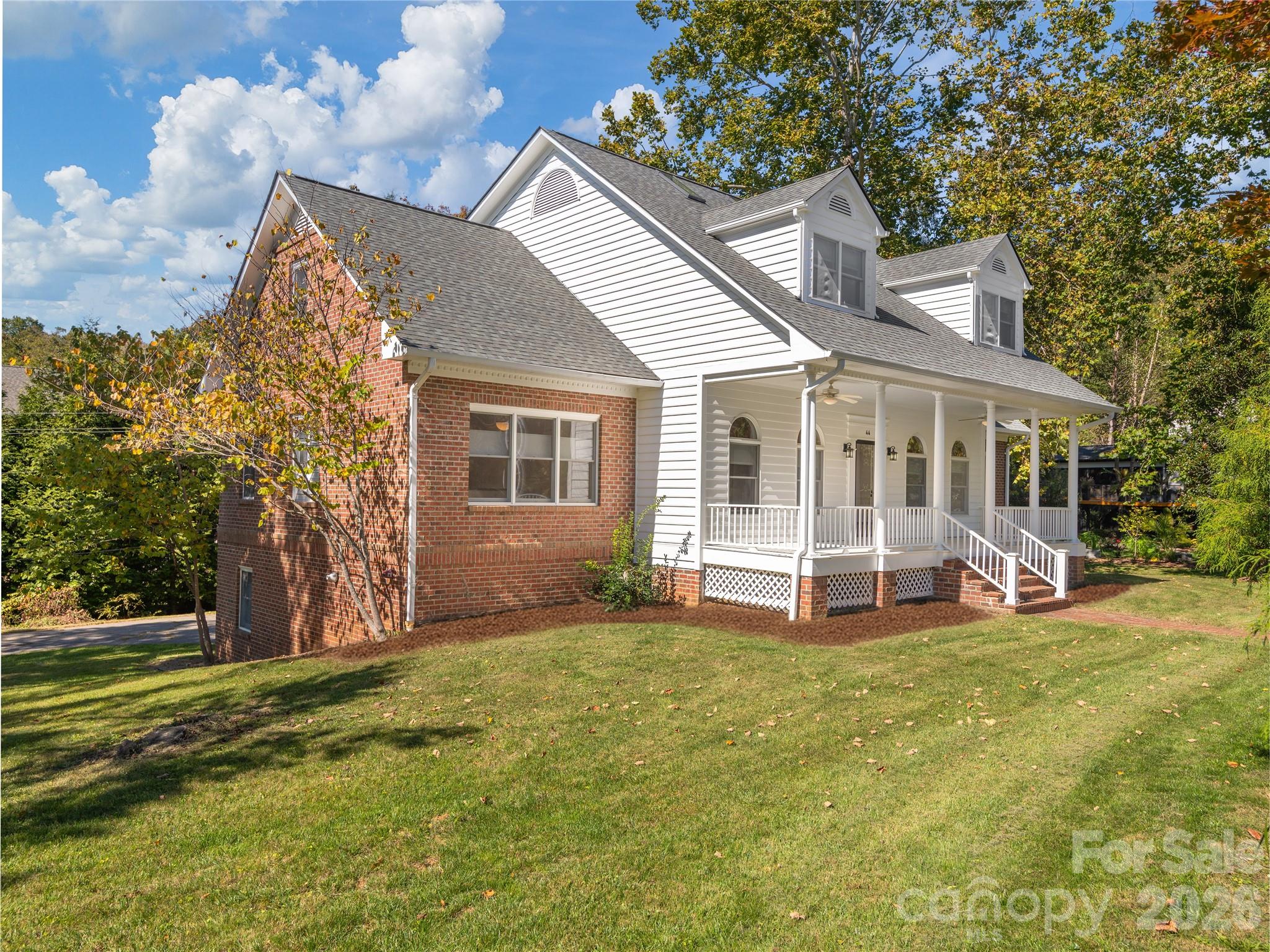 44 Ardoyne Road Asheville, NC 28804 - Photo 4 of 48 Gallery Image 4