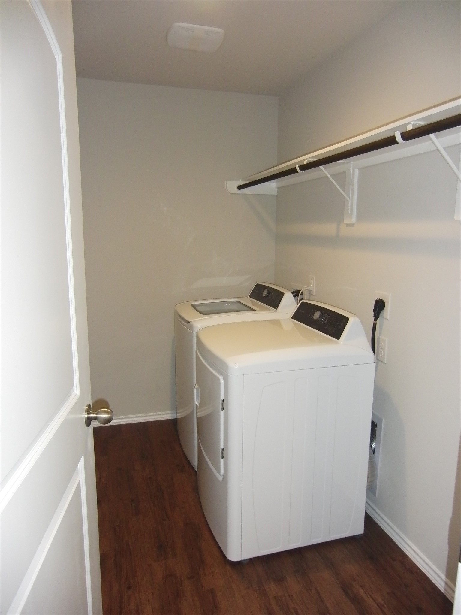 5522 Mesquite Oaks Trail Spring, TX 77389 - Photo 7 of 28 Washer & Dryer included