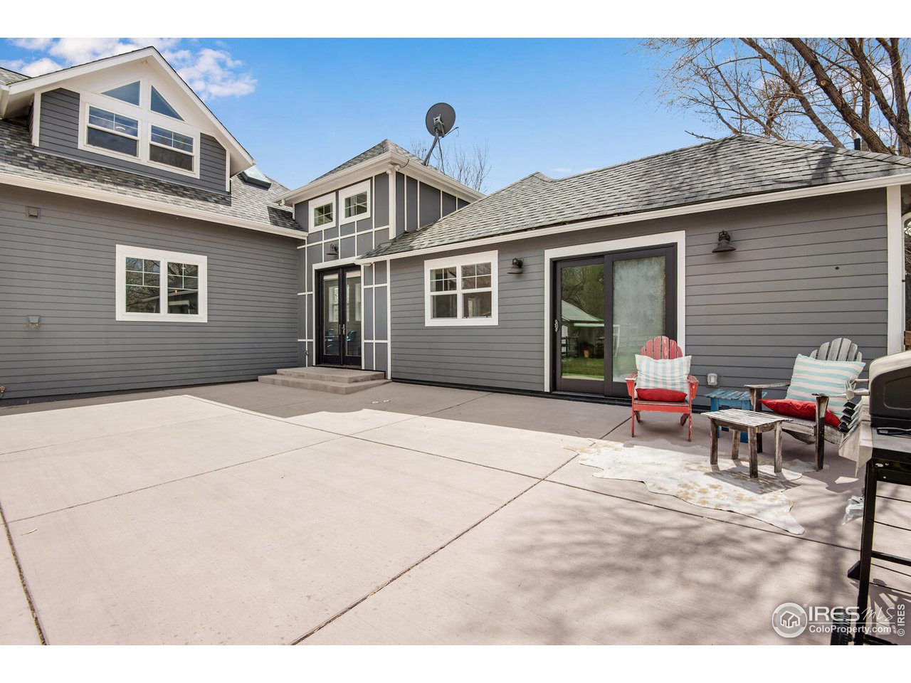 6003 Indian Road Boulder, CO 80301 - Photo 32 of 40 a backyard of a house with outdoor seating