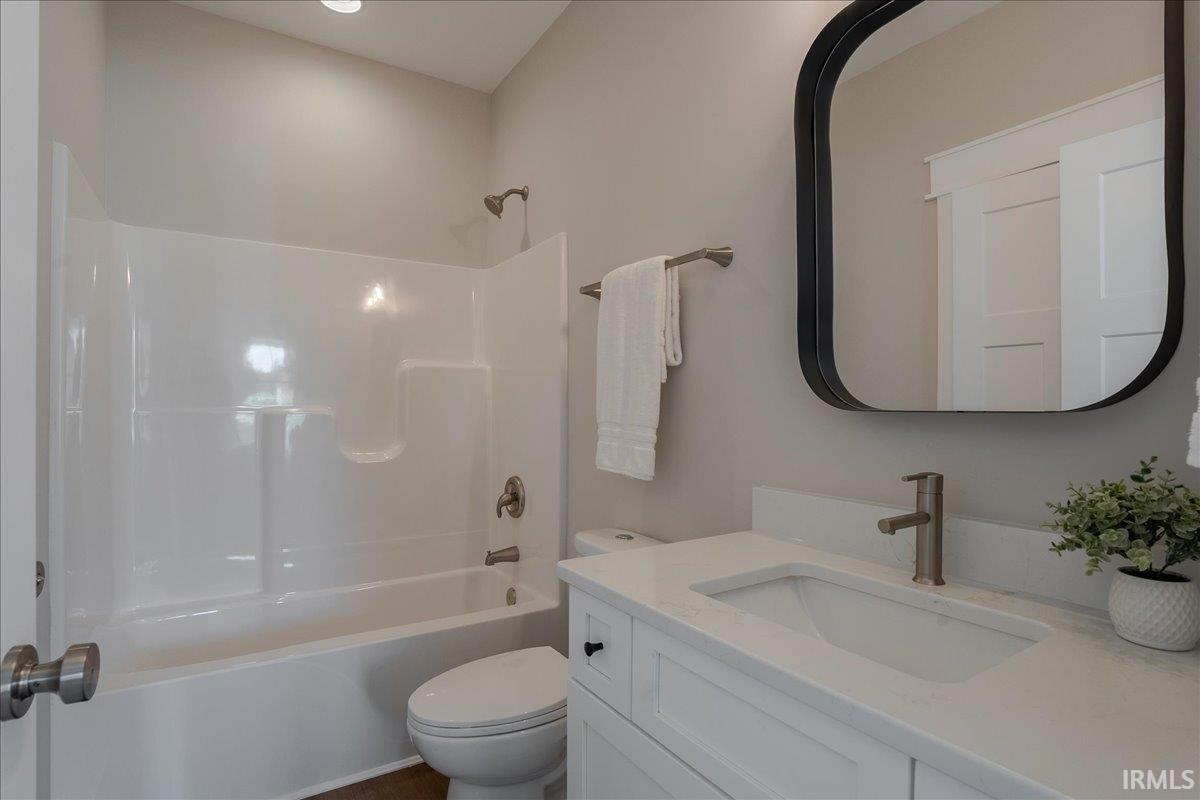 18740 Roscommon Road Evansville, IN 47725 - Photo 9 of 47