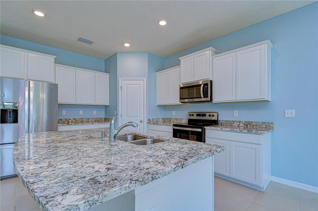 16607 Goose Ribbon Place Wimauma, FL 33598 - Photo 11 of 35