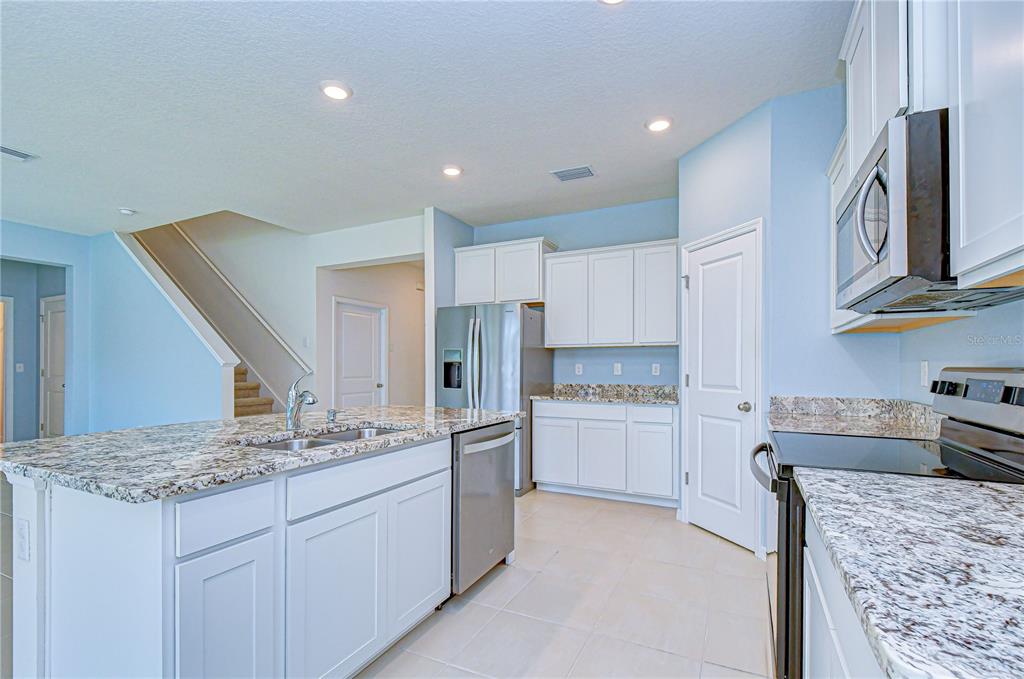 16607 Goose Ribbon Place Wimauma, FL 33598 - Photo 12 of 35