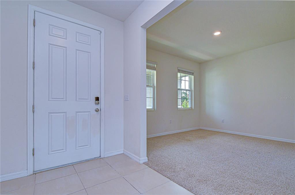 16607 Goose Ribbon Place Wimauma, FL 33598 - Photo 4 of 35