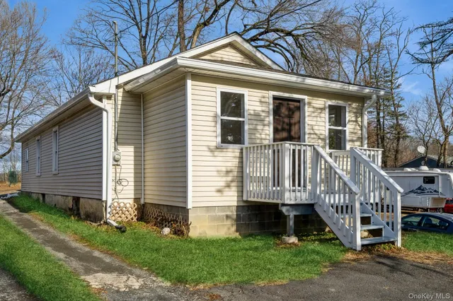 $2,000 | 184 Ward Street, Montgomery, NY 12549
