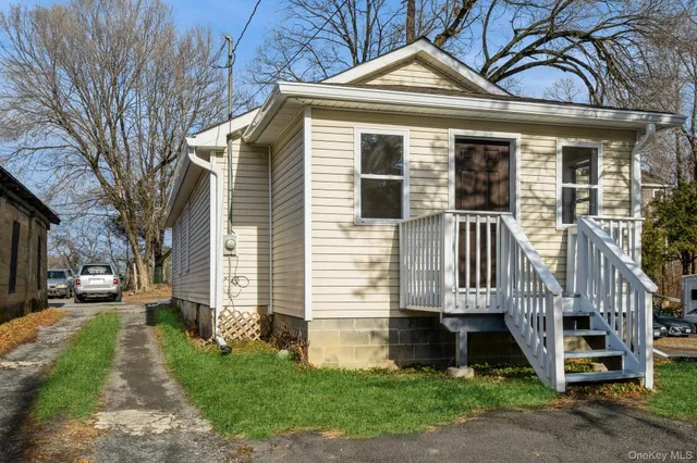 $2,000 | 184 Ward Street, Montgomery, NY 12549