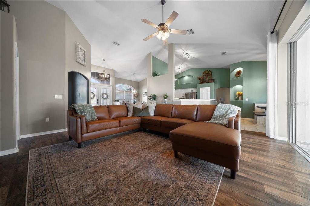 10080 Southeast 69th Terrace Belleview, FL 34420 - Photo 9 of 51 a living room with furniture