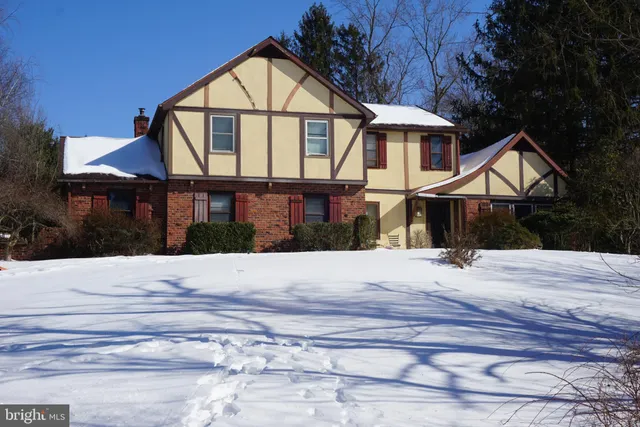 $595,000 | 168 Shady Brook Circle, Warrington, PA 18976