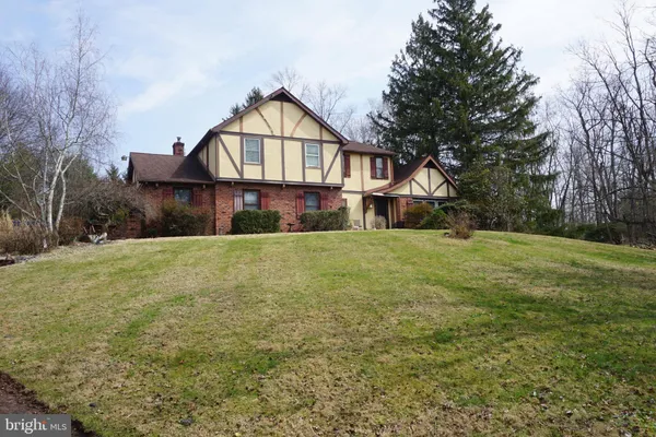 $595,000 | 168 Shady Brook Circle, Warrington, PA 18976