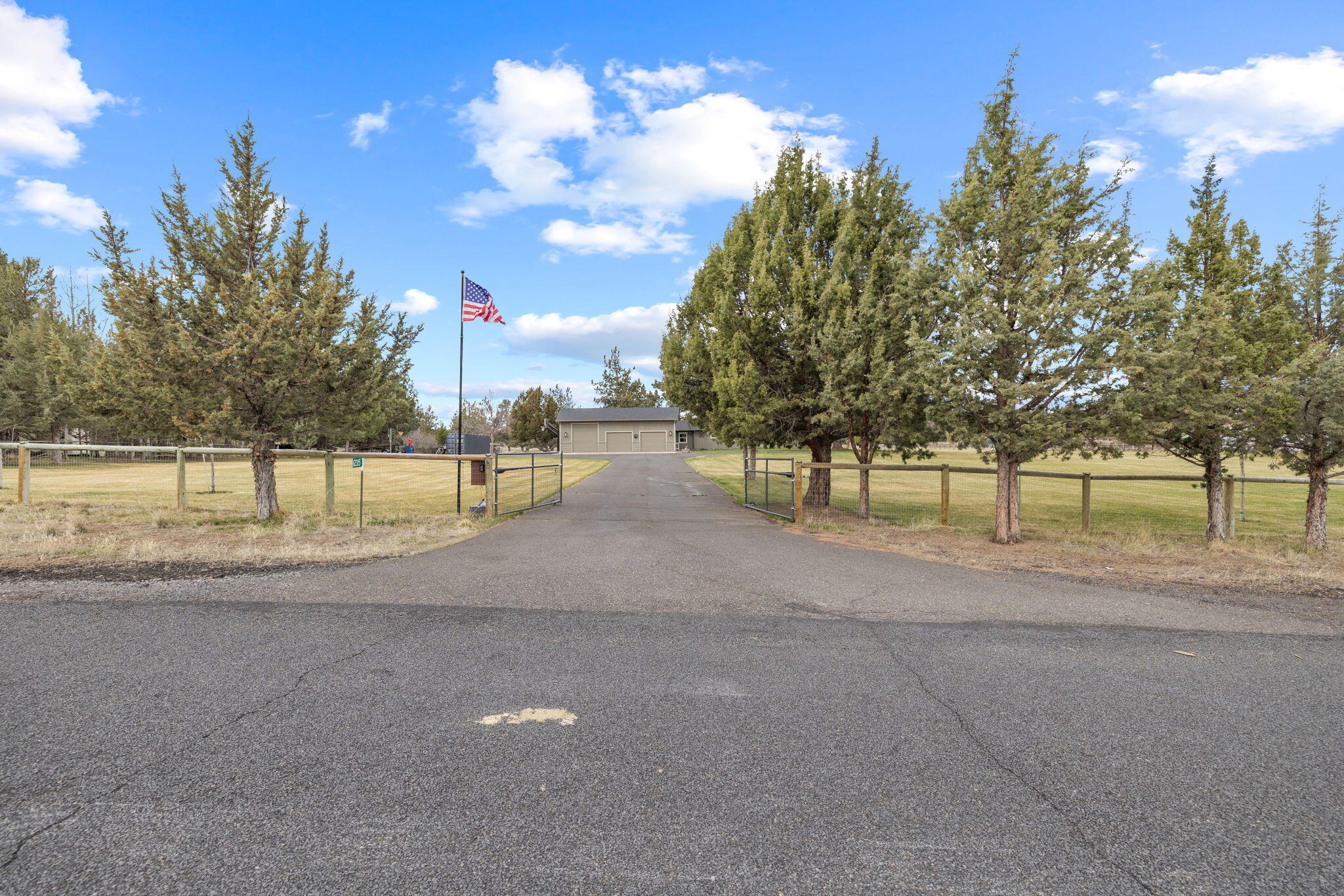 62315 Deer Trail Road Bend, OR 97701 - Photo 2 of 60 1-web-or-mls-Riley Visuals-1