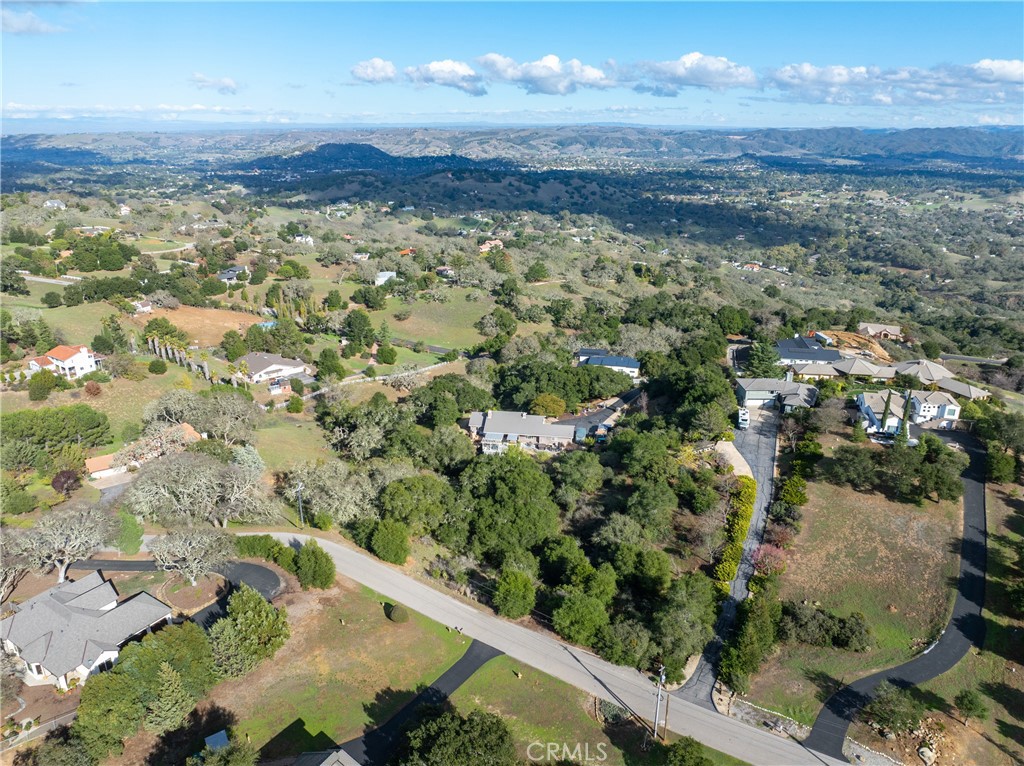 10844 Vista Atascadero Ca Atascadero, CA 93422 - Photo 71 of 74 a view of a city with an ocean
