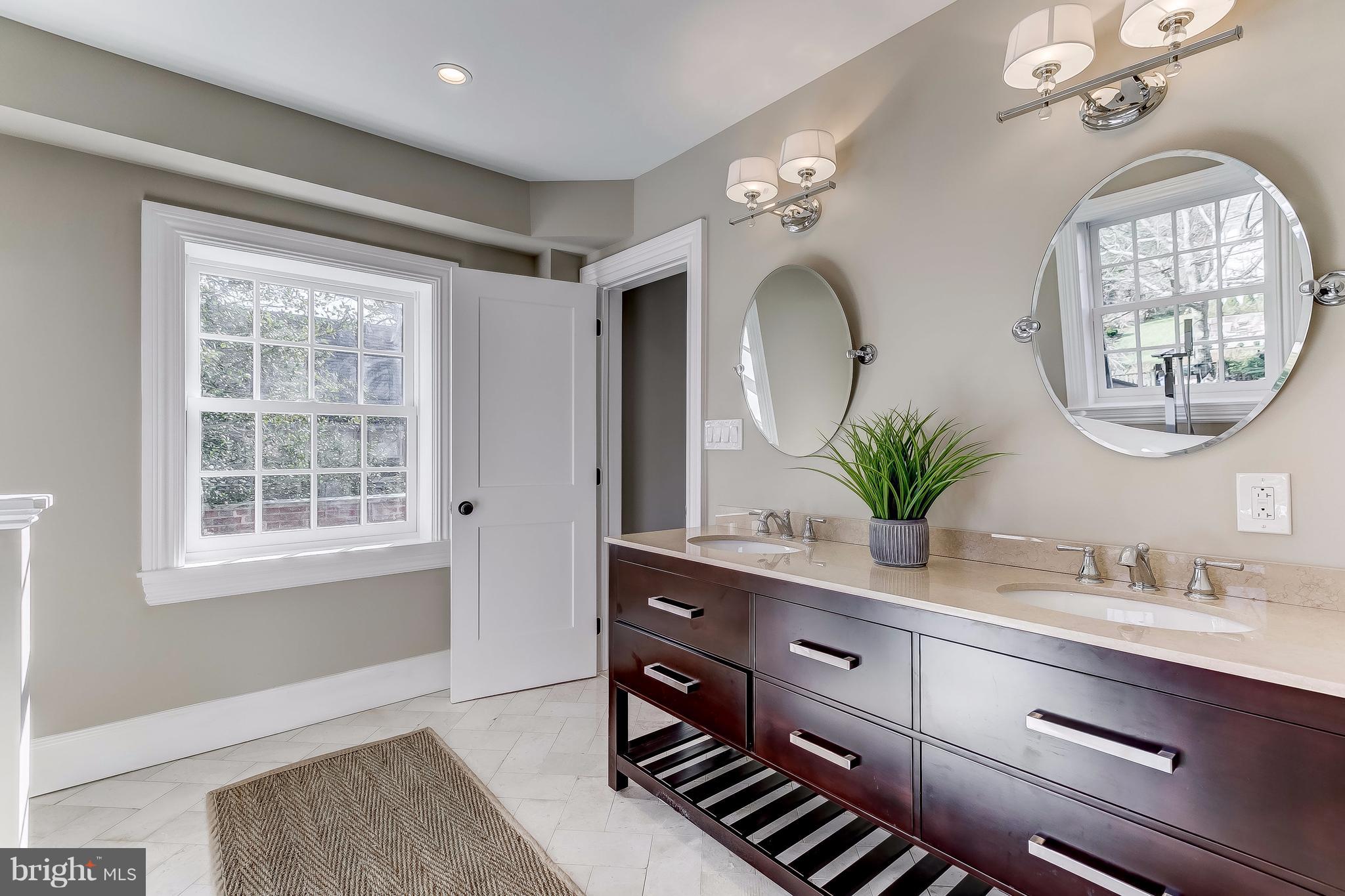 5315 Springlake Way Baltimore, MD 21212 - Photo 39 of 53 En Suite Master Bath