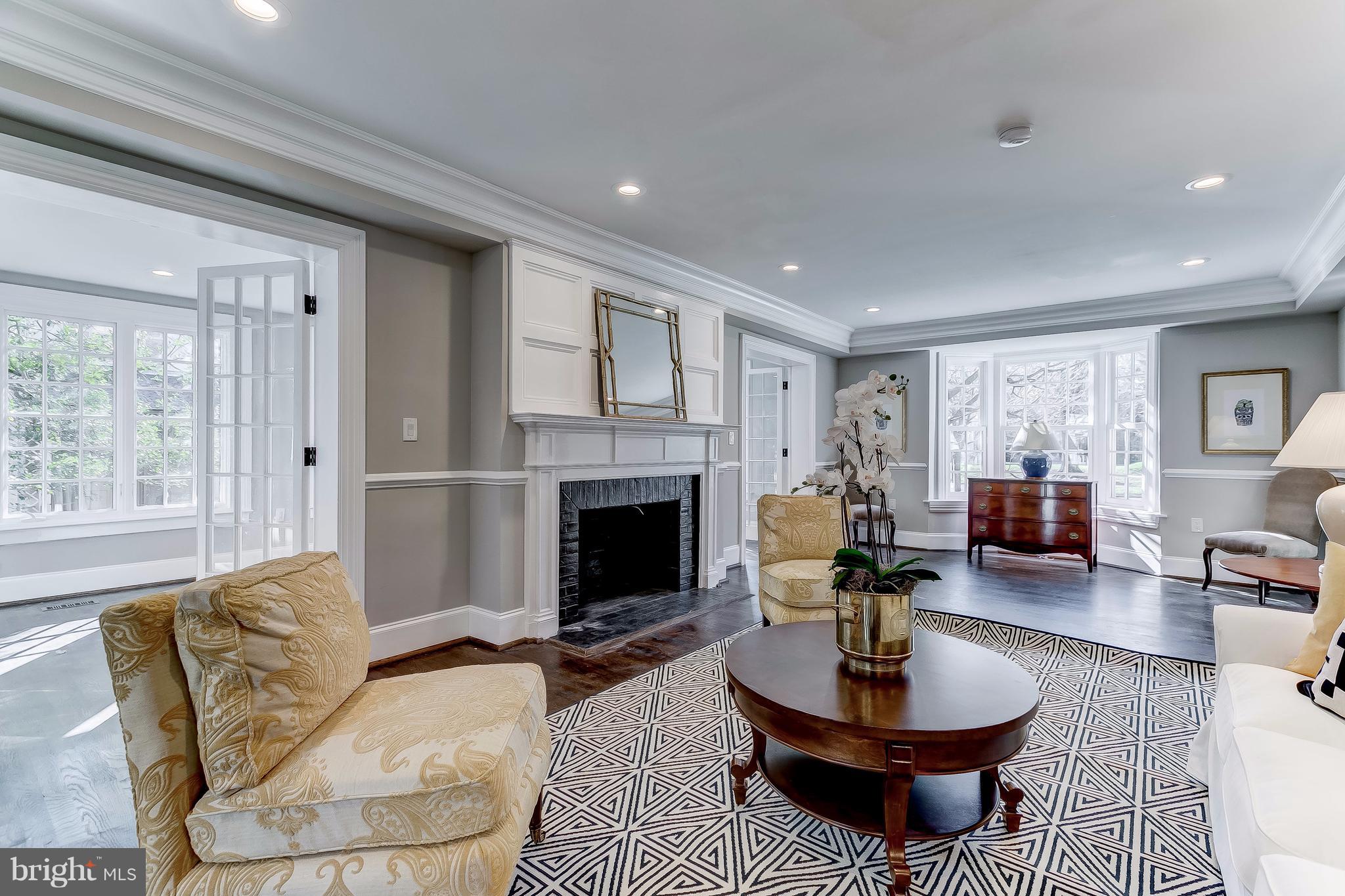 5315 Springlake Way Baltimore, MD 21212 - Photo 6 of 53 Living Room with peak to Sun Room