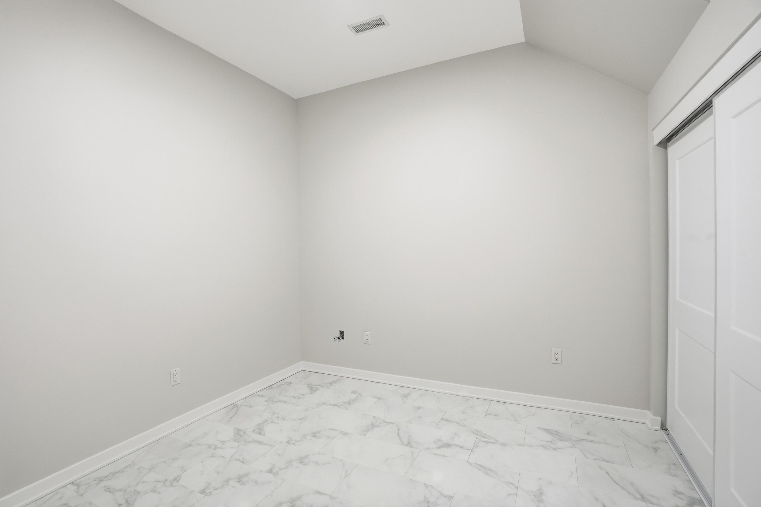 1540 119th Street, Unit 201 Whiting, IN 46394 - Photo 16 of 17 2500x1666
