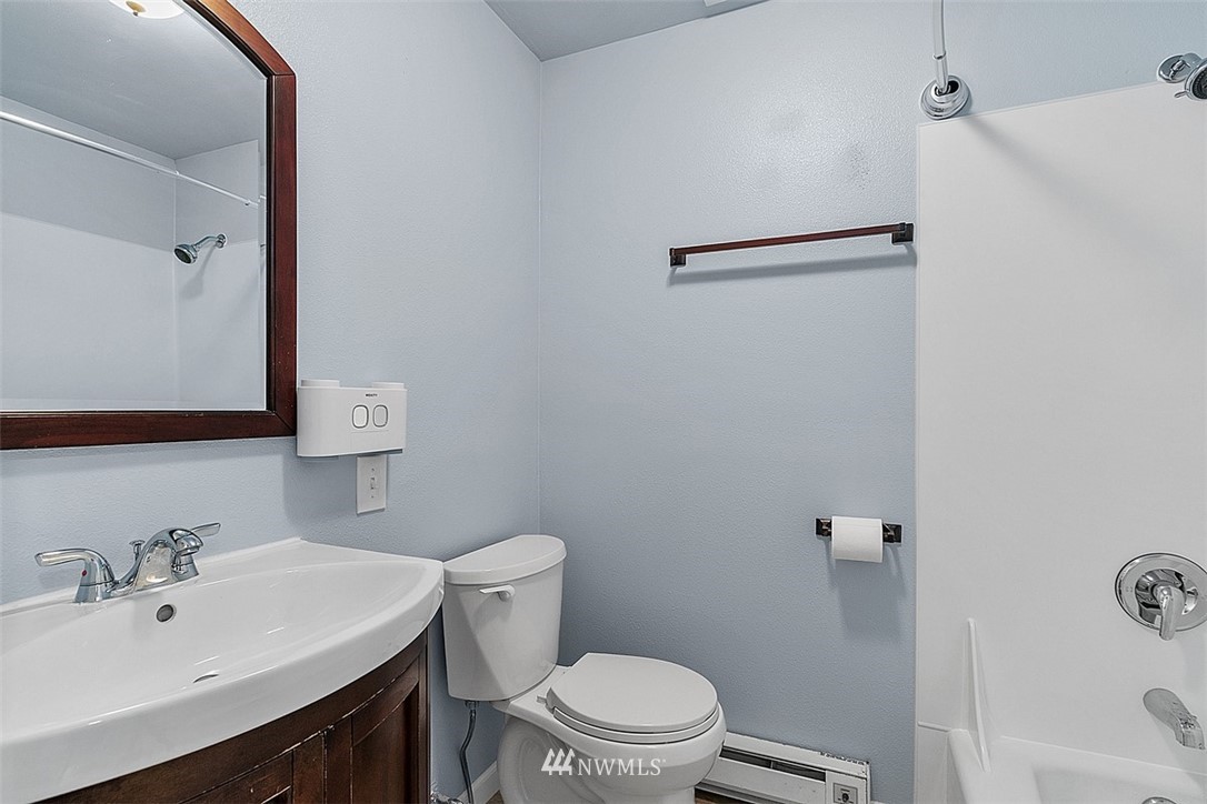 16337 Southeast 131st Place Renton, WA 98059 - Photo 16 of 27 Gallery Image 16