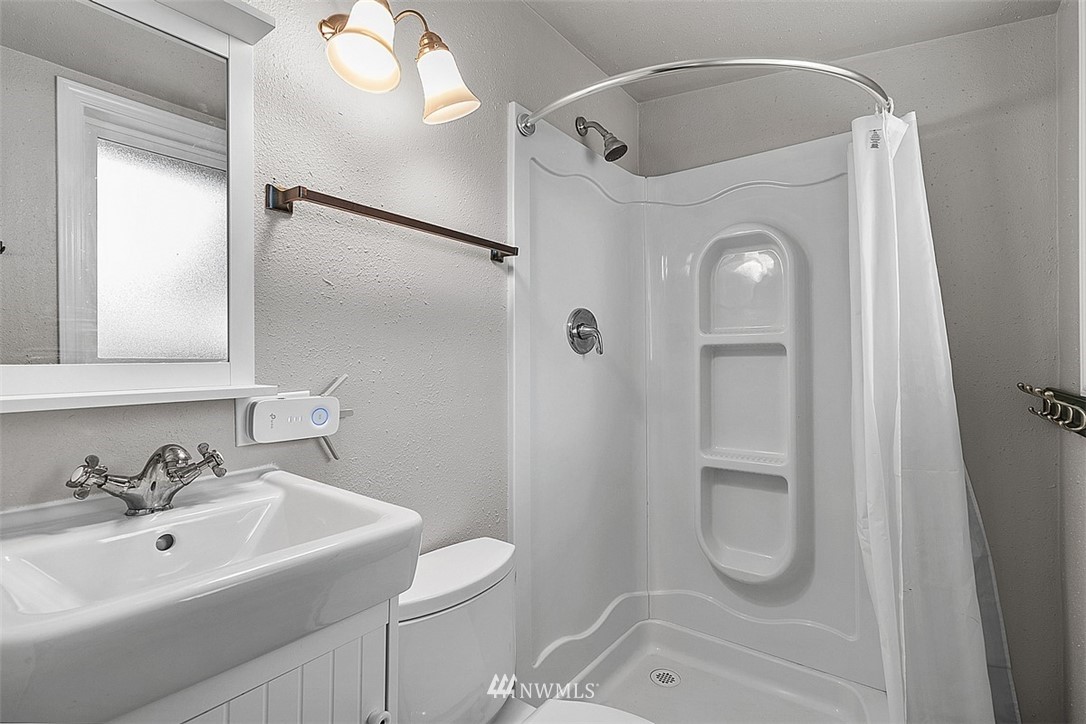 16337 Southeast 131st Place Renton, WA 98059 - Photo 19 of 27 Gallery Image 19