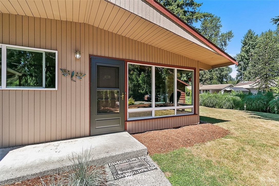 16337 Southeast 131st Place Renton, WA 98059 - Photo 3 of 27 Gallery Image 3