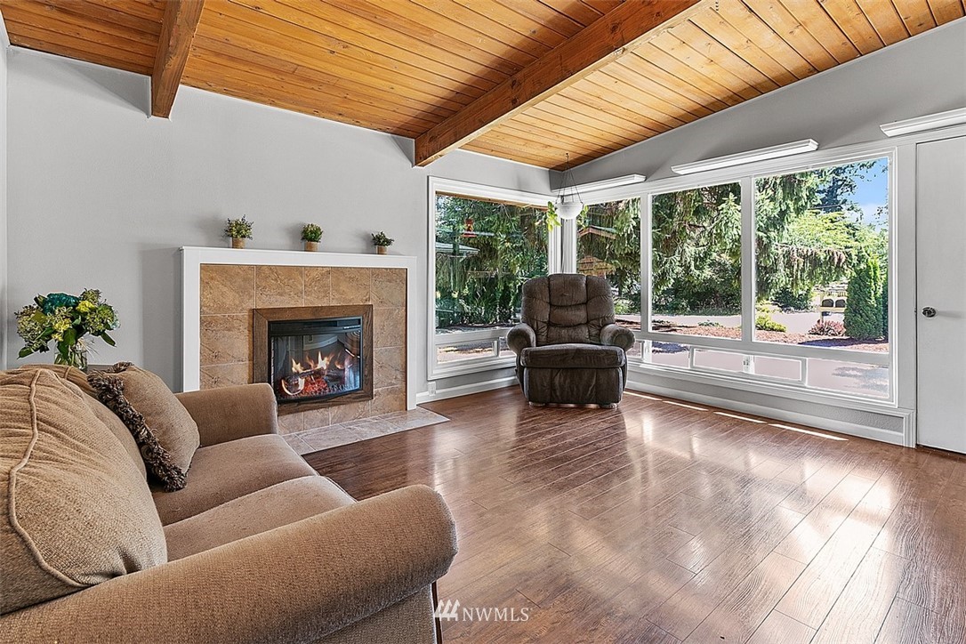 16337 Southeast 131st Place Renton, WA 98059 - Photo 5 of 27 Gallery Image 5