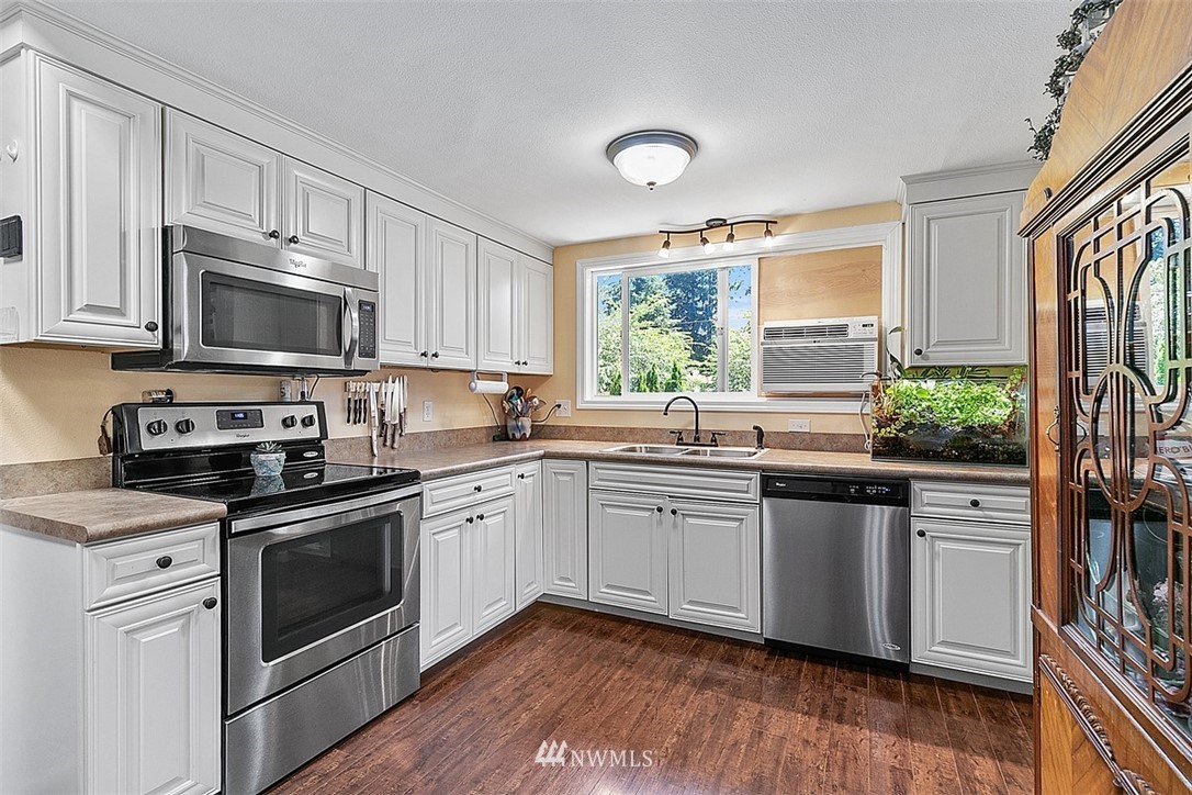 16337 Southeast 131st Place Renton, WA 98059 - Photo 7 of 27 Gallery Image 7