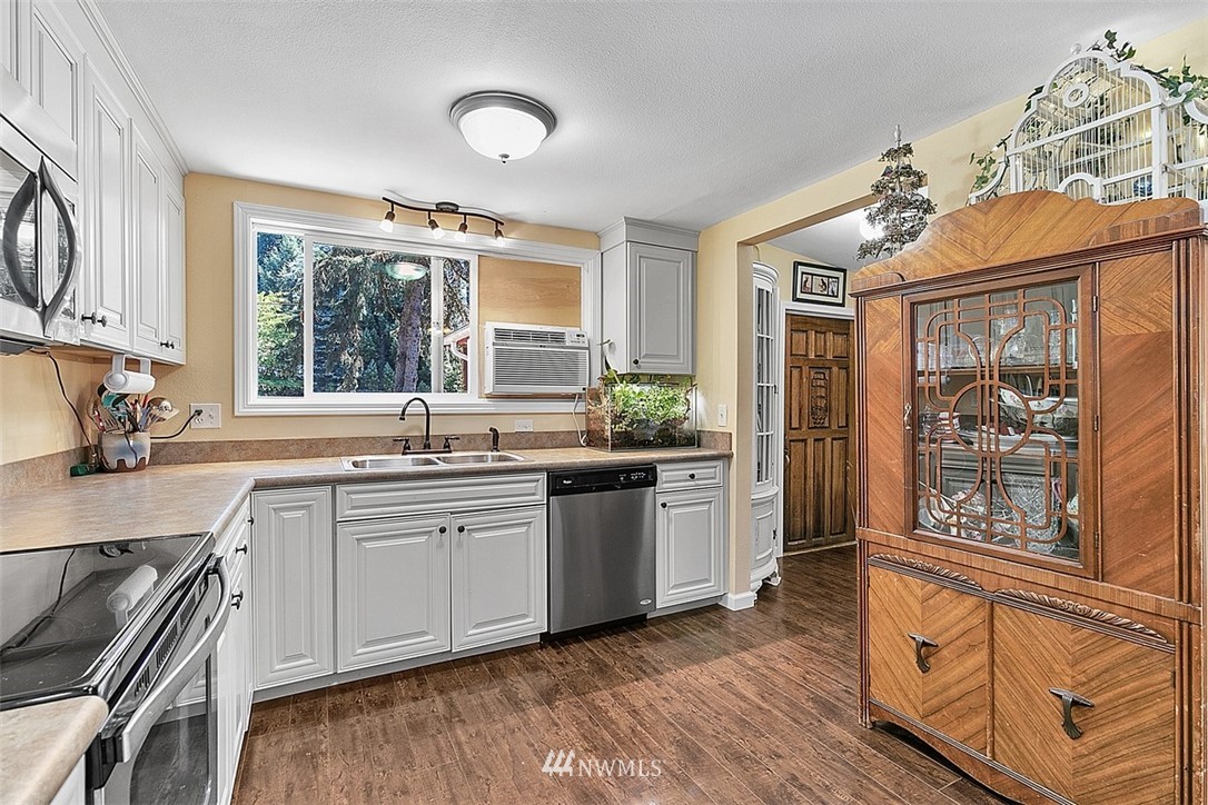 16337 Southeast 131st Place Renton, WA 98059 - Photo 8 of 27 Gallery Image 8