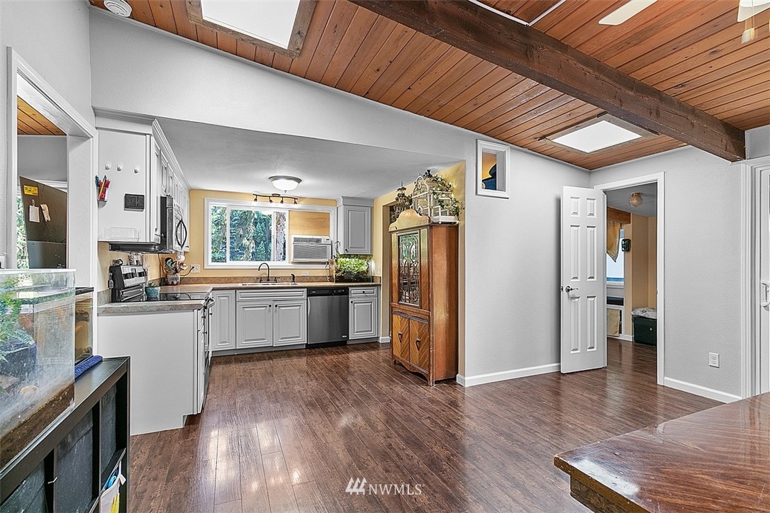 16337 Southeast 131st Place Renton, WA 98059 - Photo 10 of 27 Gallery Image 10